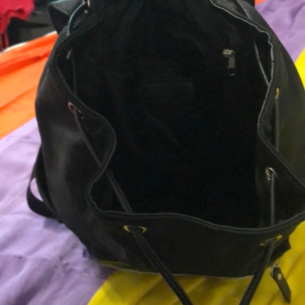 Backpack - Picture 4 of 4